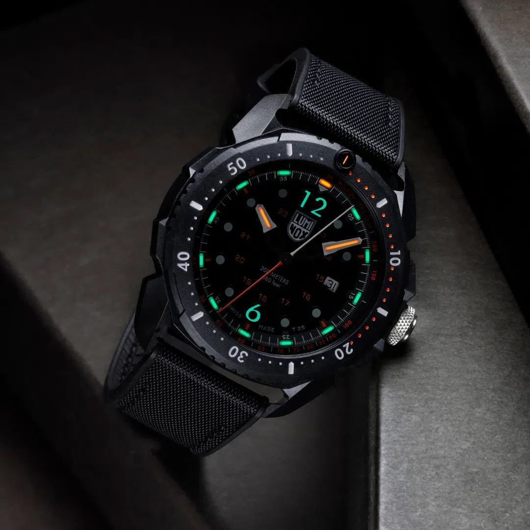 Luminox Ice Sar Arktic 1050 Series - XL.1052-chronolounge