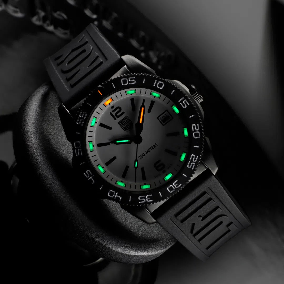 Luminox Pacific Diver 3120M Series - XS.3127M-chronolounge