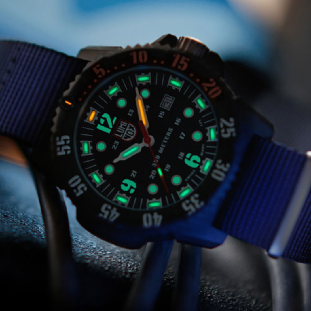 Luminox Master Carbon Seal - XS.3803.C-chronolounge