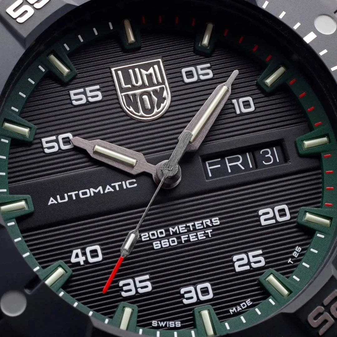 Luminox Master Carbon Seal Automatic 3860 Series - XS.3877-chronolounge